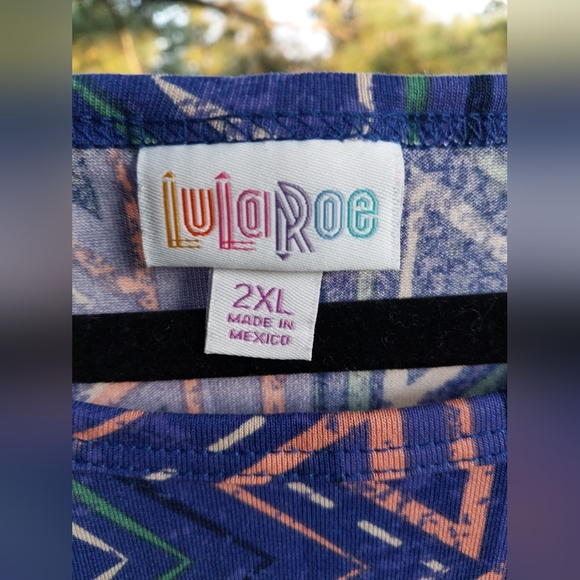 LulaRoe Julia Dress Size XXL. NWT. Purple with triangle pattern. - Picture 4 of 5